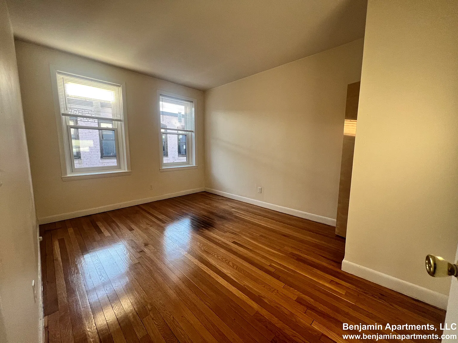 3 bed, 1.5 bath, $3,750 — Photo 3