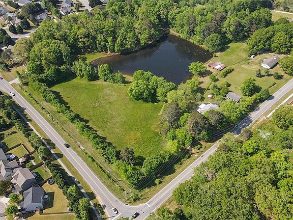 3rd image of 2192 Prospect Rd