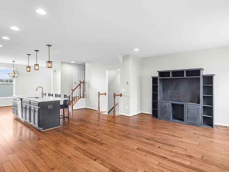 133 Biscane Ct — Photo 7