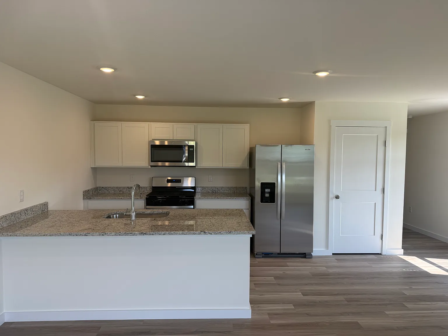 4 bed, 1554 sqft, $1,750 — Photo 4