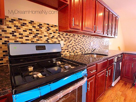 2nd image of 1348 Eggert Place