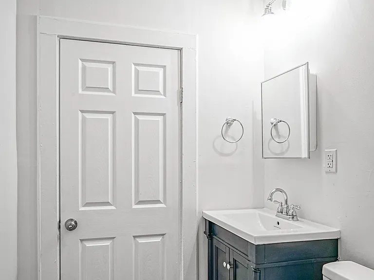 21 & 23 Harding Ave #21 — Photo 23