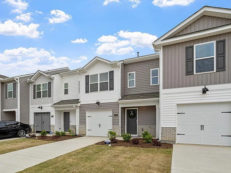 24 Red Clover Dr — Photo 3