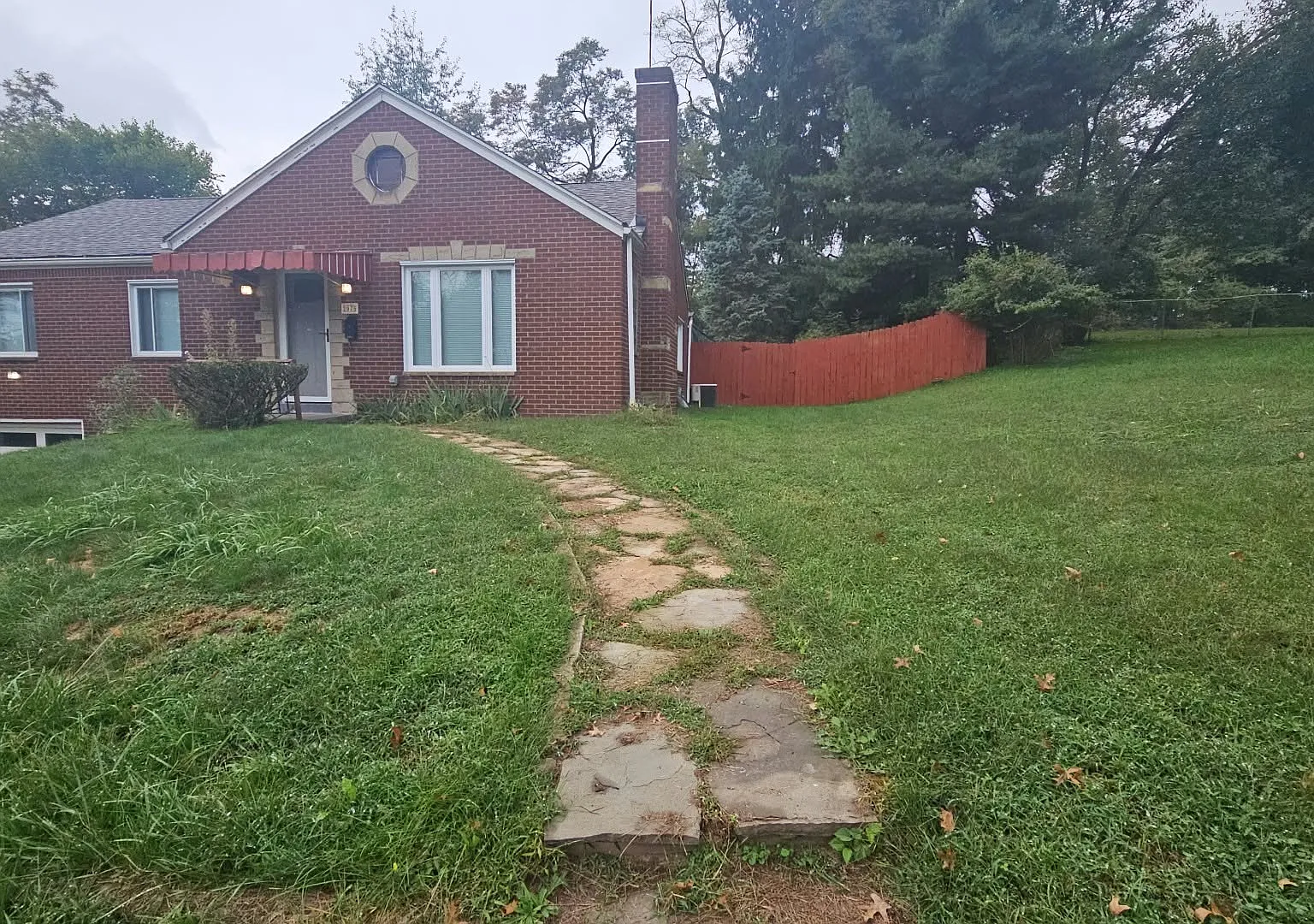 3 bed, 1124 sqft, $2,300 — Photo 2