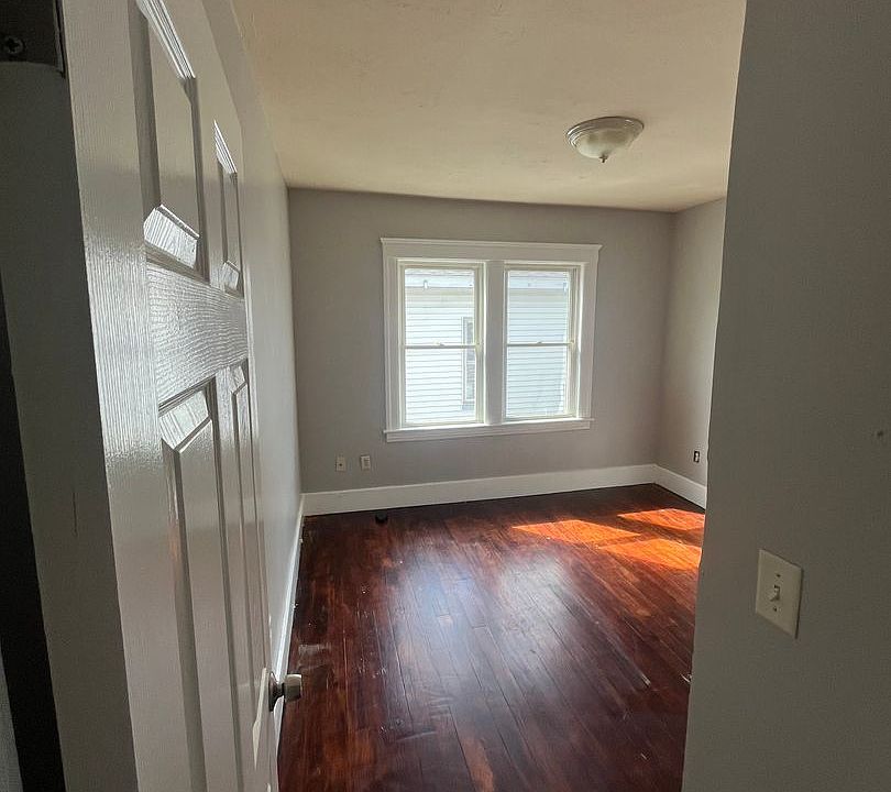 15 Hillside St Worcester MA 01610 Apartment Rentals Worcester, MA