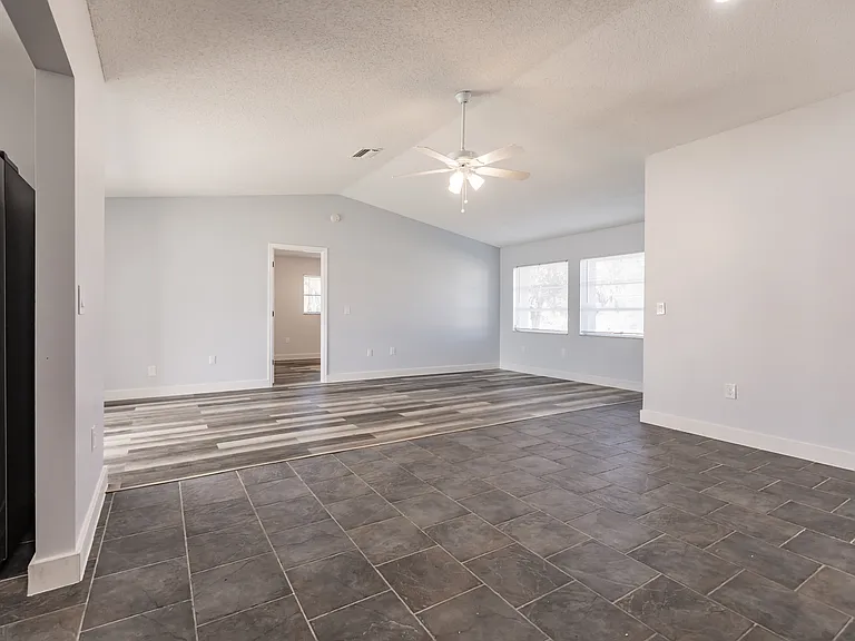 11065 Waterford Ave — Photo 28