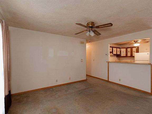 4th image of 1211 N Nixon Dr