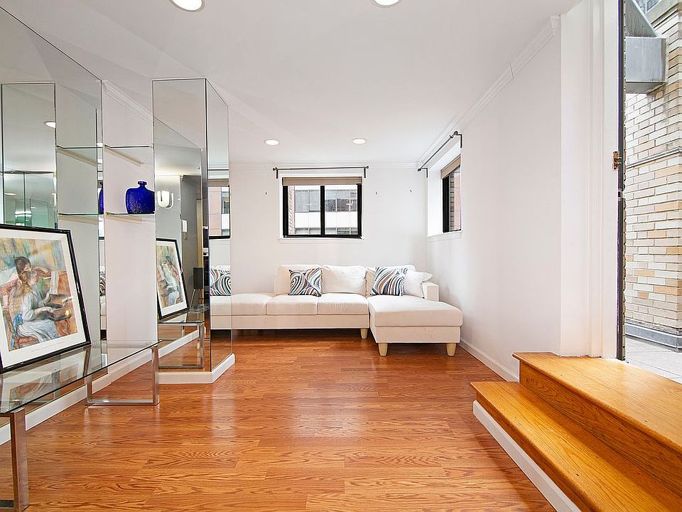 1st image of 150 W 51st St APT 2124