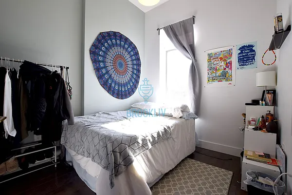 Rented by null | media 44