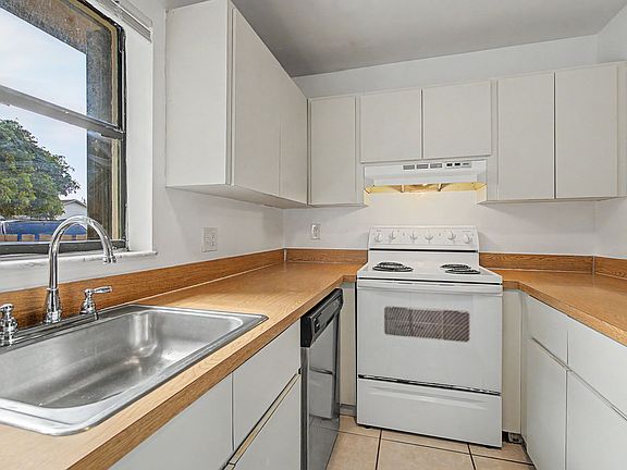 5th image of 1650 Sandpiper Blvd