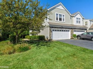 1553 Glacier Trl, Carpentersville, IL 60110