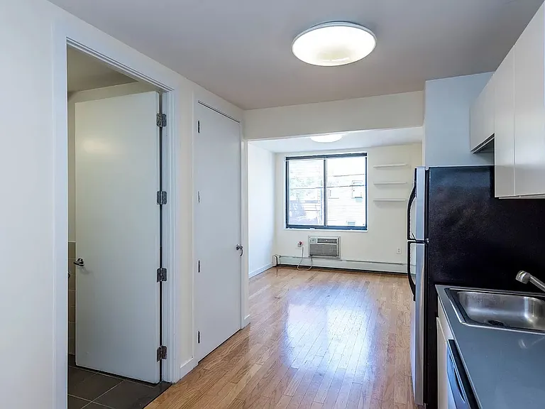 924 Metropolitan Ave #206 — Photo 4