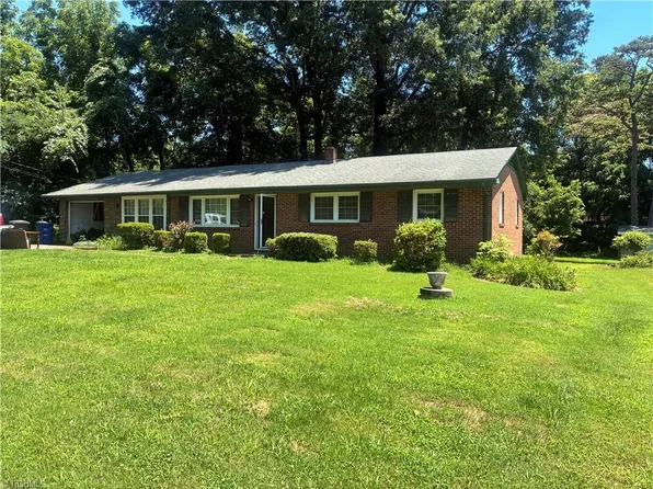 4725 Ionia St, Winston Salem, NC 27106
