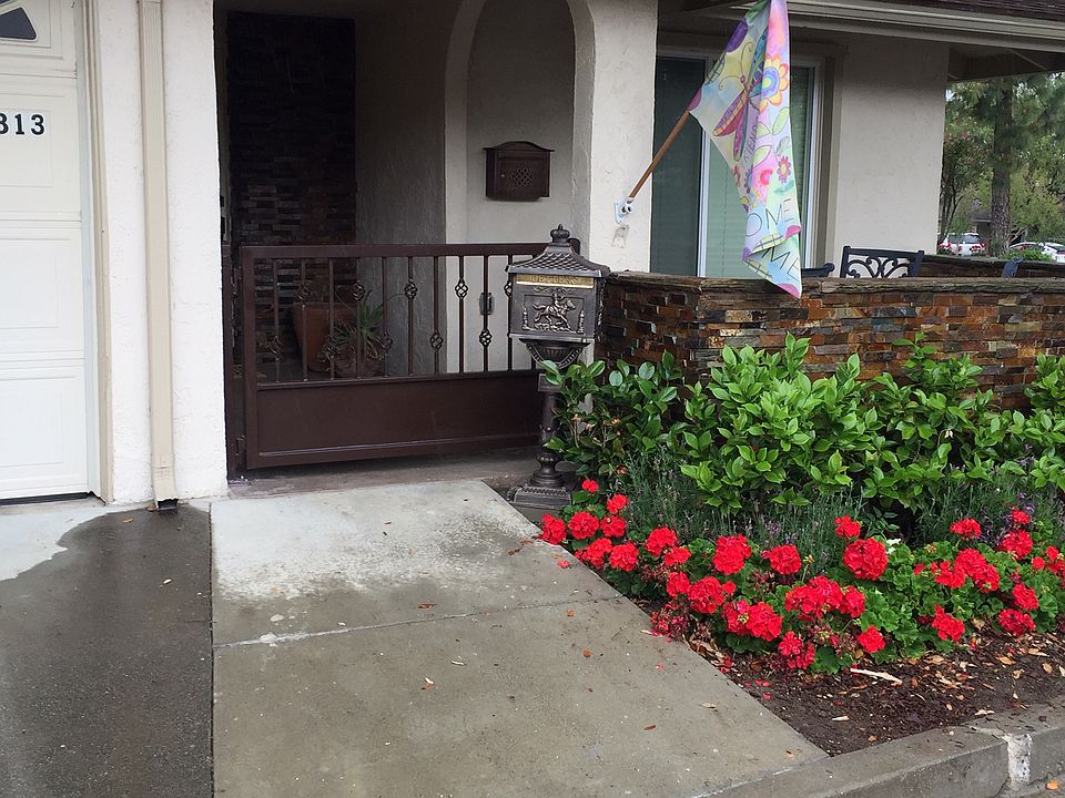1st image of 26813 Oak Garden Ct