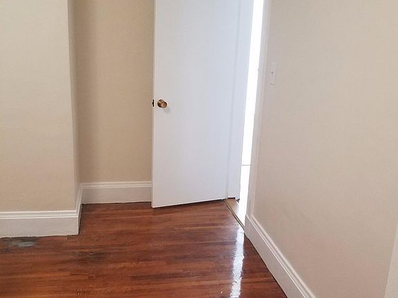 4th image of 23 Waterhouse St