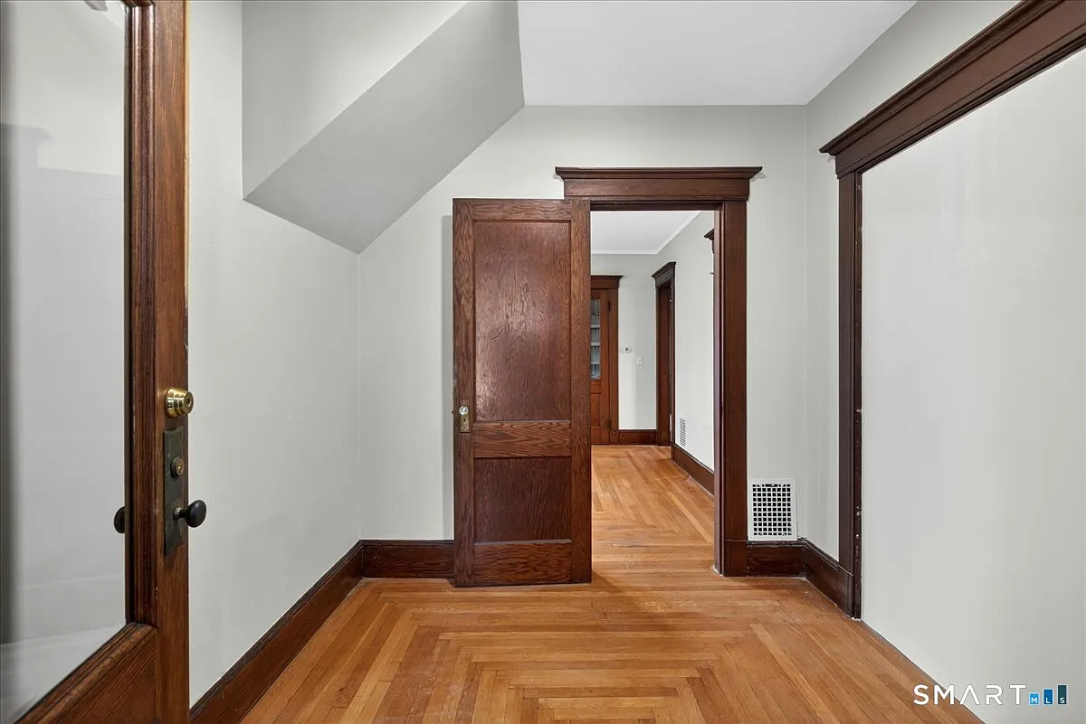 Building Photo - 114 Canner St #1