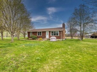 446 Main Rd, Gill, MA 01354