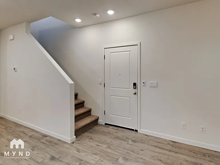3049 Pruett Dr — Photo 2