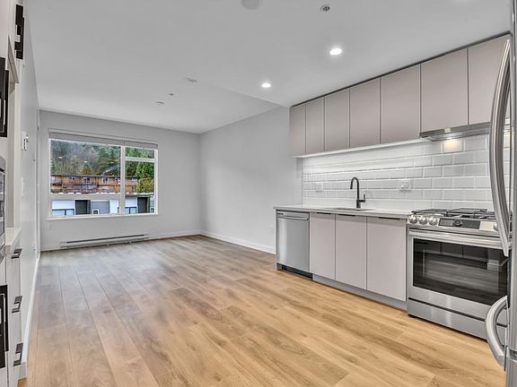 2nd image of 3038 Saint George St #407