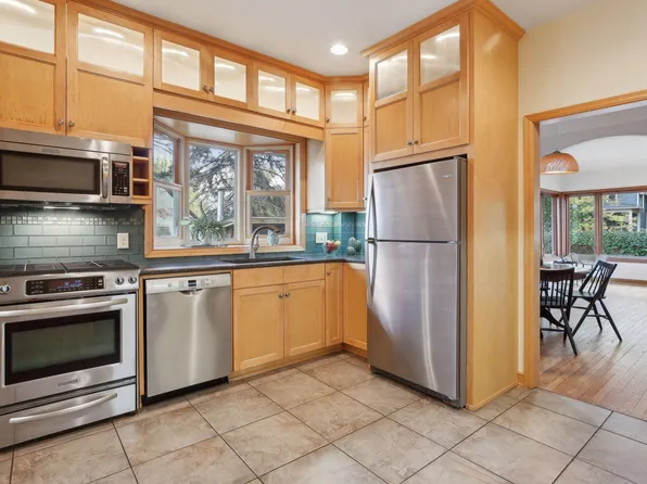 395 Belvidere St E, Saint Paul, MN 55107