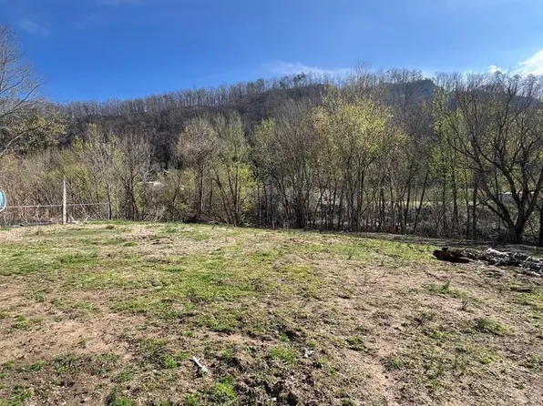 160 Fannin Ln, Prestonsburg, KY 41653