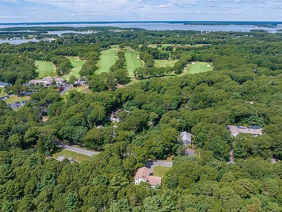 3rd image of 21 Club House Dr