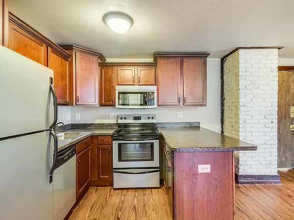 2nd image of 427 Grove St #11