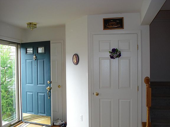 Powder room & Front door