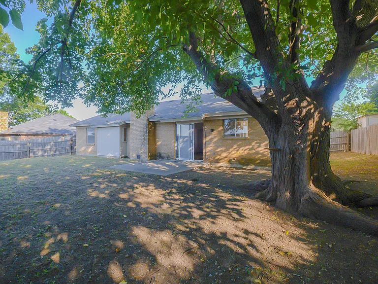 9967 Haywood Ct — Photo 12