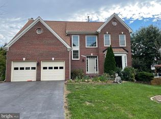 7715 Royal Azalea Ct, Springfield, VA 22153