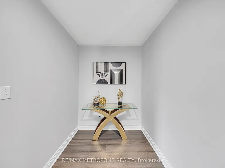 10 Snowcreek St — Photo 32