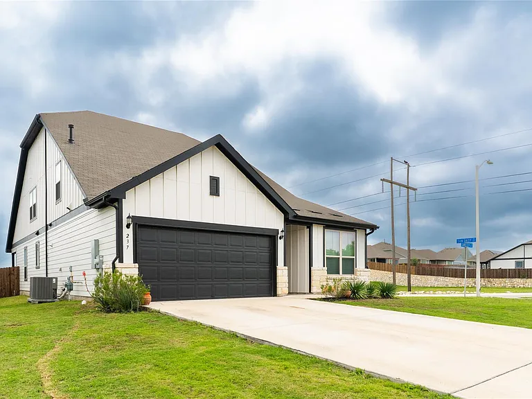 237 Sand Lily Ln — Photo 2