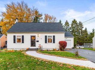 46 Country Ln, Penfield, NY 14526