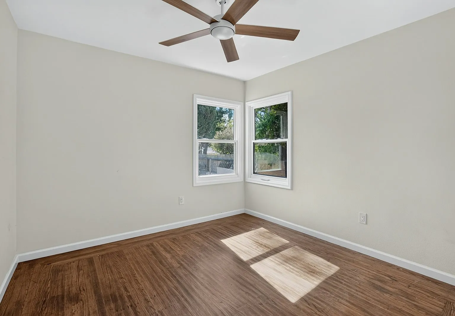 1330 Vine Ave — Photo 4