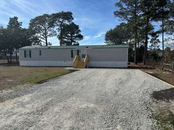 119 N King St, Hubert, NC 28539