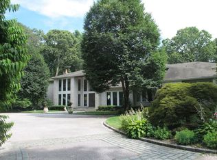 68 Wheatley Rd, Glen Head, NY 11545