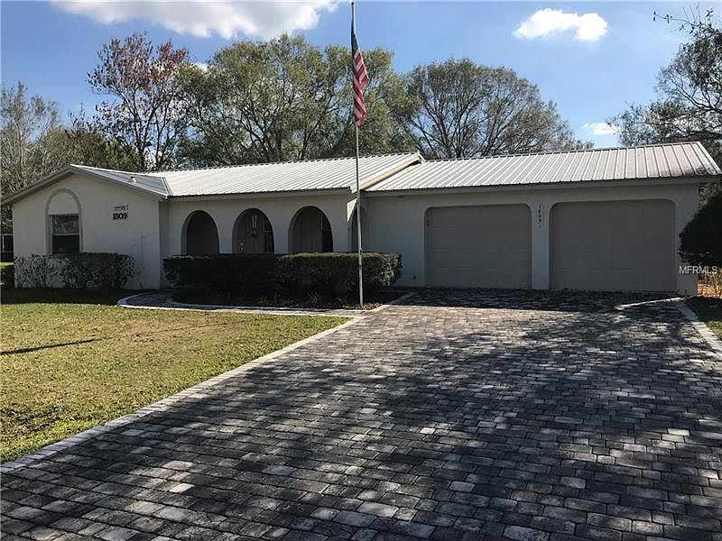 1st image of 1809 SE Peach Dr