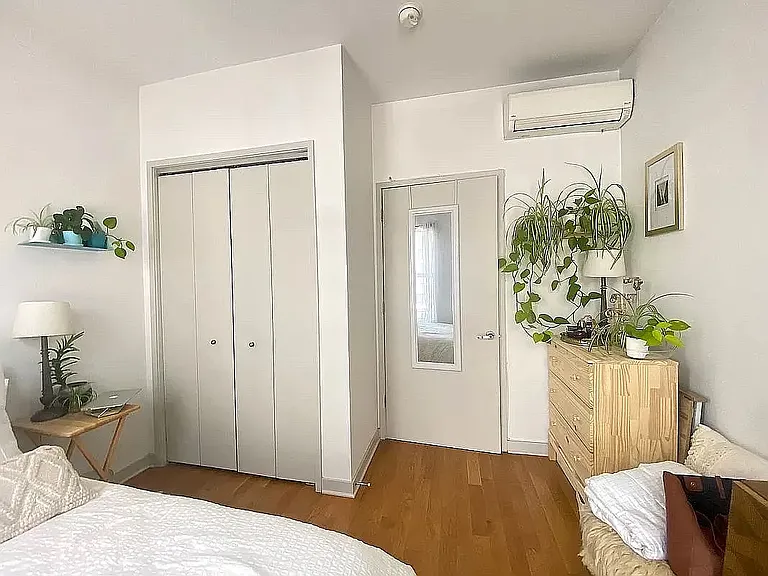 65 Richardson St #2R — Photo 4