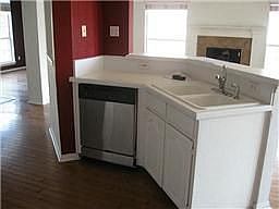 3rd image of 1016 Stanford Ln