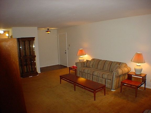 5th image of 2750 Northampton Dr APT B1