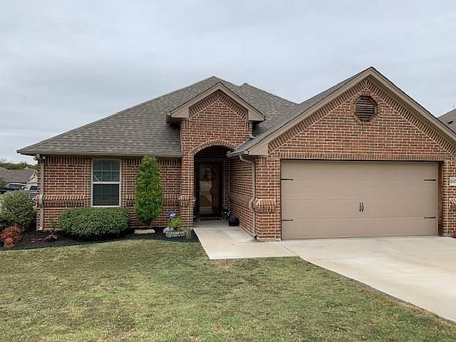 1st image of 305 Red Dr