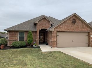 305 Red Dr, Aledo, TX 76008