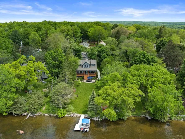 W378S3499 Lake DRIVE, Dousman, WI 53118