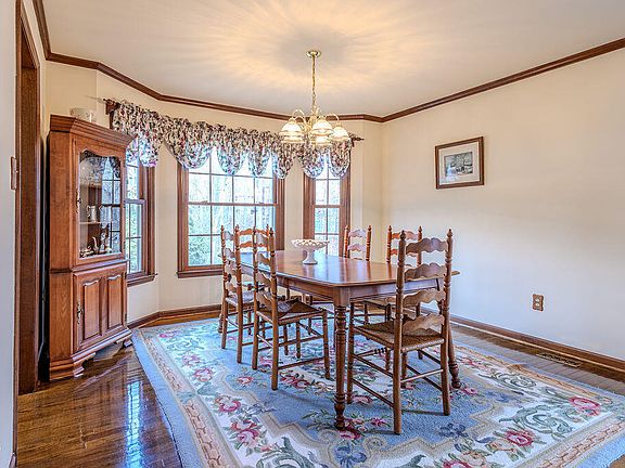 3rd image of 4403 Valley Forge Rd