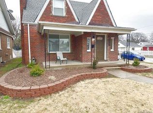 908 Moran Ave, Lincoln Park, MI 48146