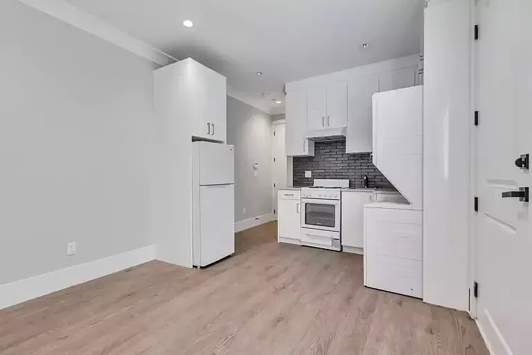 9071 Steveston Hwy — Photo 3