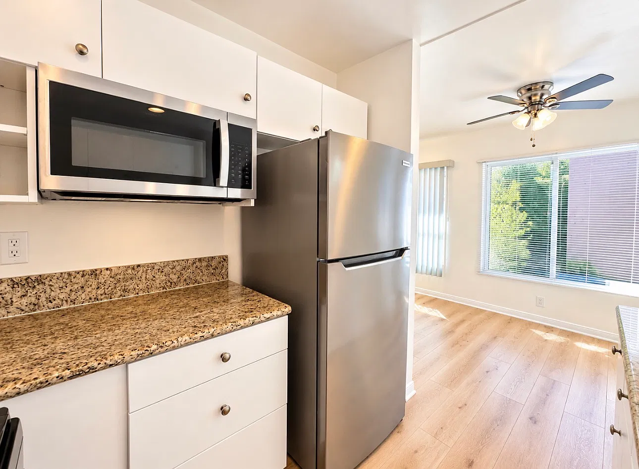 1 bed, 800 sqft, $2,395 — Photo 2