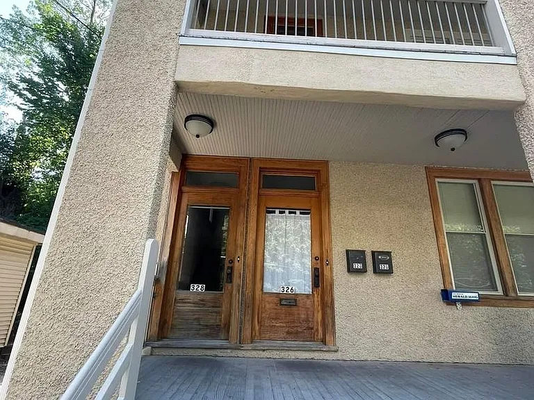 328 S. 9th St. — Photo 2