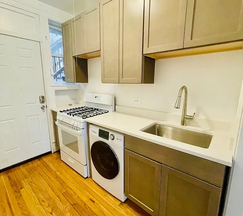1335.5 W Touhy Ave #2N