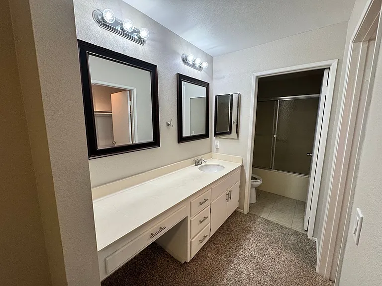 11806 Carlisle Ct — Photo 6